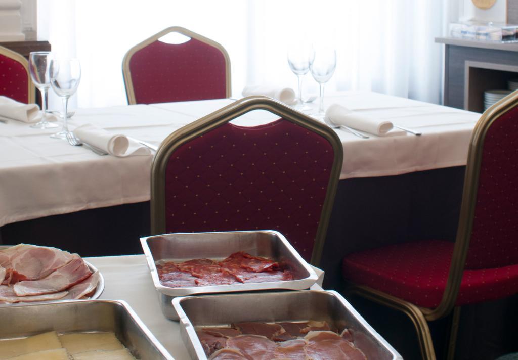 Hotel Madrid Bierzo Ponferrada Bagian luar foto