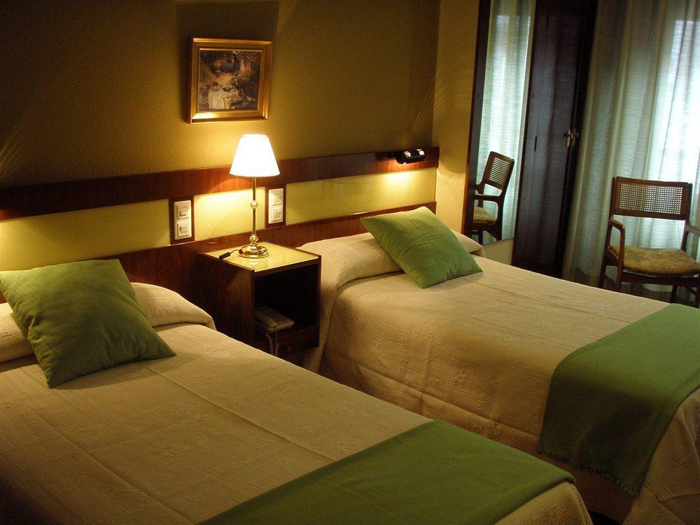 Hotel Madrid Bierzo Ponferrada Bagian luar foto