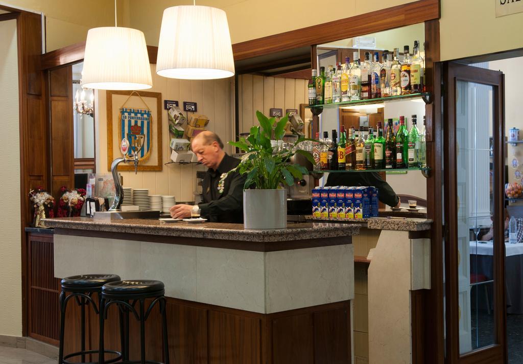 Hotel Madrid Bierzo Ponferrada Bagian luar foto