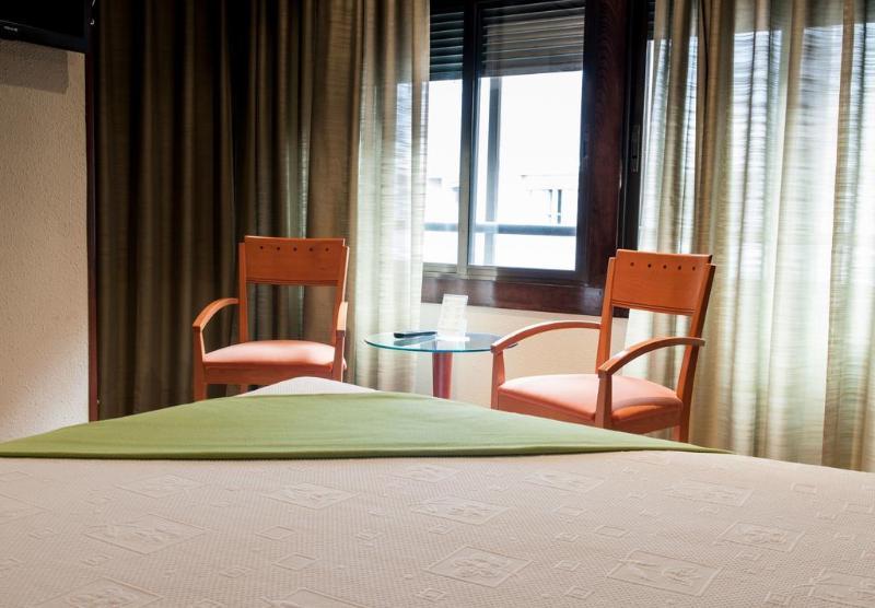 Hotel Madrid Bierzo Ponferrada Bagian luar foto