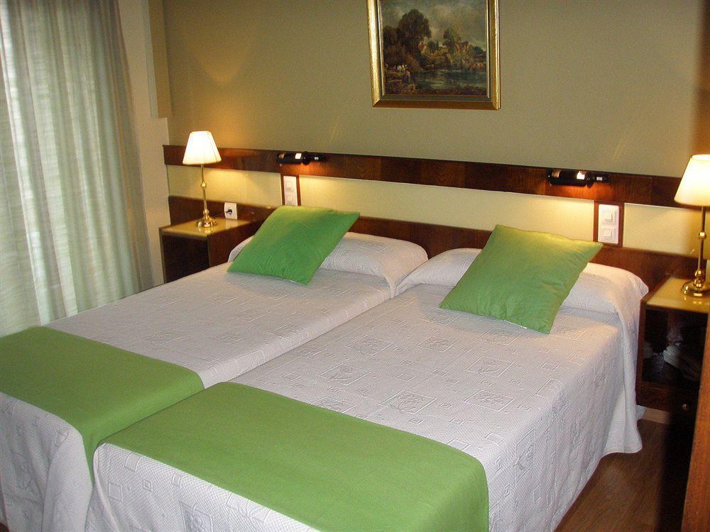 Hotel Madrid Bierzo Ponferrada Bagian luar foto