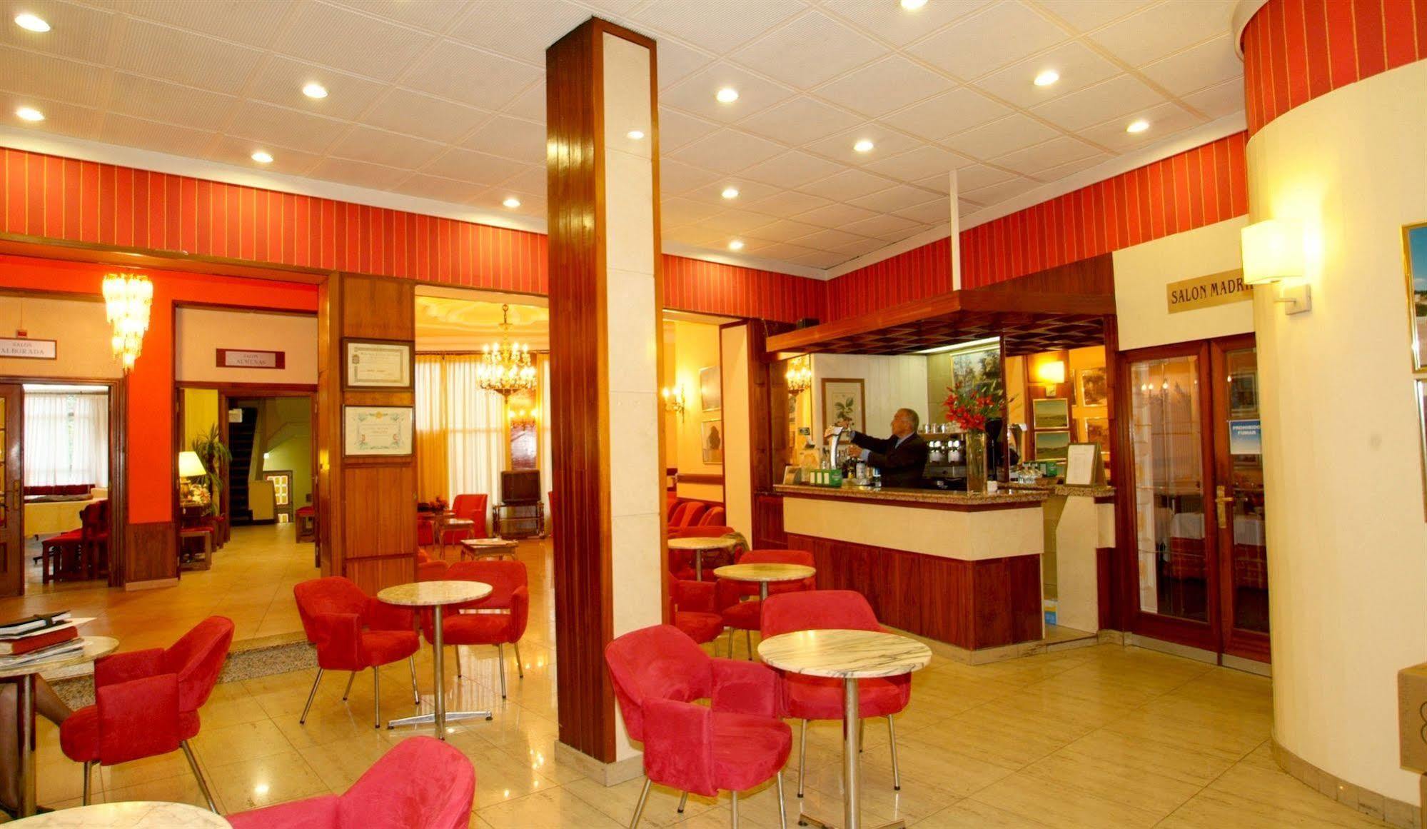 Hotel Madrid Bierzo Ponferrada Bagian luar foto